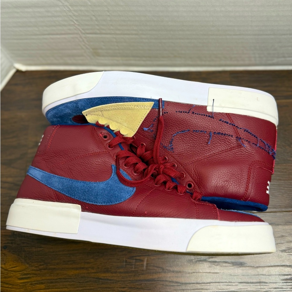 NIKE  SB ZOOM BLAZER MID EDGE L / Men's Red and Blue High-Top Sneakers